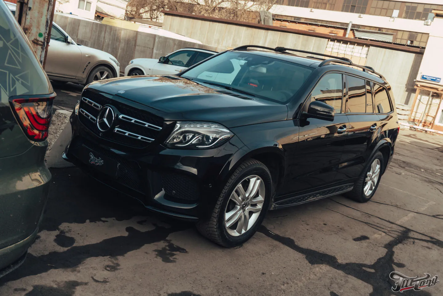 Перетяжка обода и подушки руля Mercedes GLS в кожу